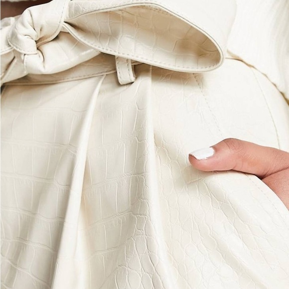 NWOT ASOS Design Croc Leather Look Tie Pants in Ecru-Neutral, size 6 - Picture 5 of 12